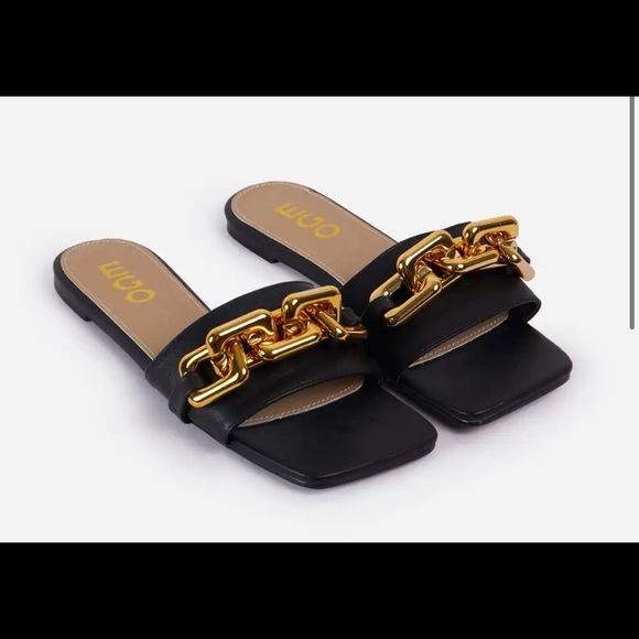 NWT CHAINY CHAIN DETAIL SQUARE TOE FLAT SLIDER SANDAL IN BLACK FAUX LEATHER - Picture 3 of 4